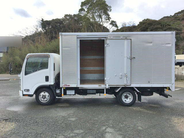 いすゞエルフアルミバン小型（2t・3t）[写真06]