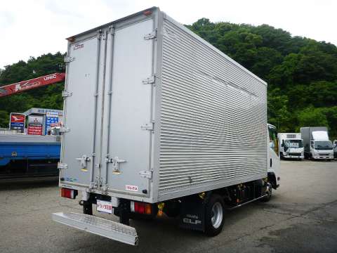 いすゞエルフアルミバン小型（2t・3t）[写真02]