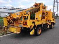 いすゞフォワード穴掘建柱車中型（4t）[写真02]