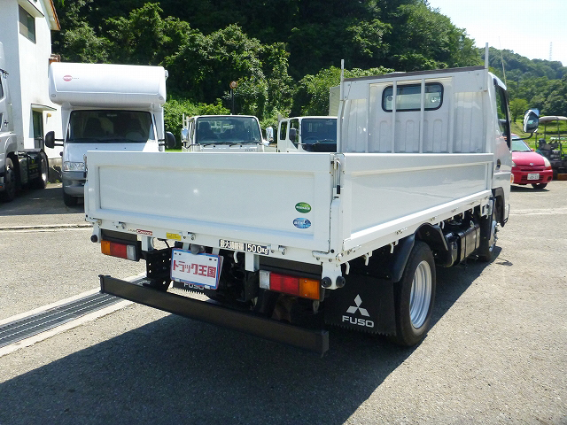 三菱ふそうキャンターガッツ平ボディ小型（2t・3t）[写真02]
