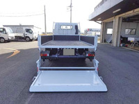 三菱ふそうキャンター平ボディ小型（2t・3t）[写真07]