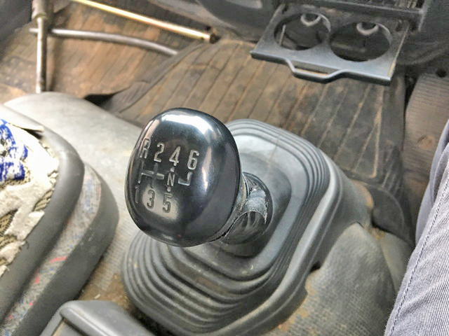 いすゞフォワード深ダンプ（土砂禁ダンプ）中型（4t）[写真27]