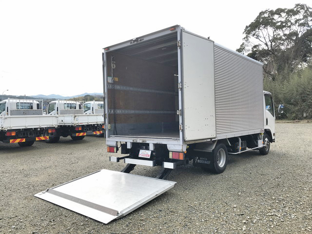 いすゞエルフアルミバン小型（2t・3t）[写真02]