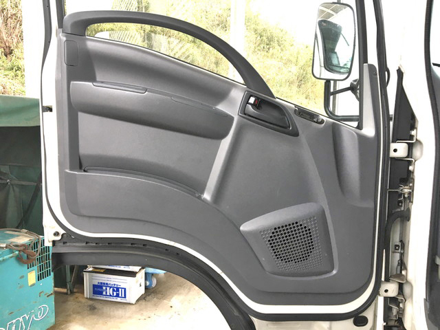 いすゞエルフアルミバン小型（2t・3t）[写真26]