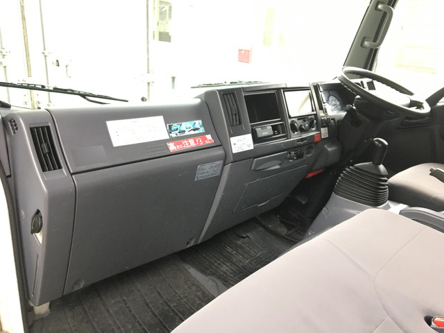 いすゞエルフアルミバン小型（2t・3t）[写真31]