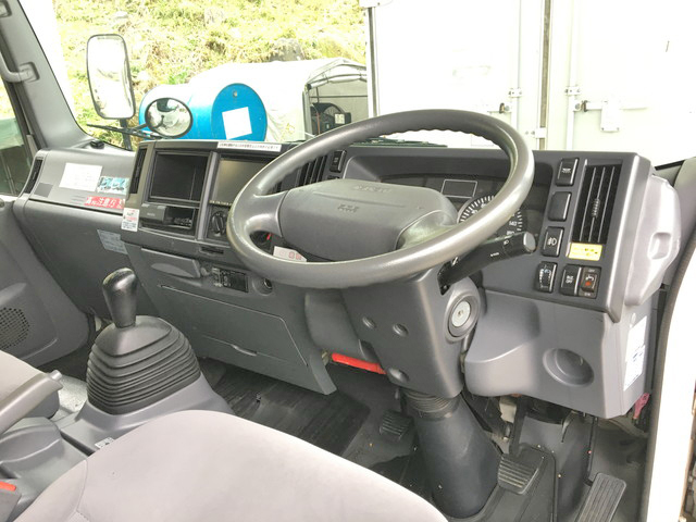 いすゞエルフアルミバン小型（2t・3t）[写真32]