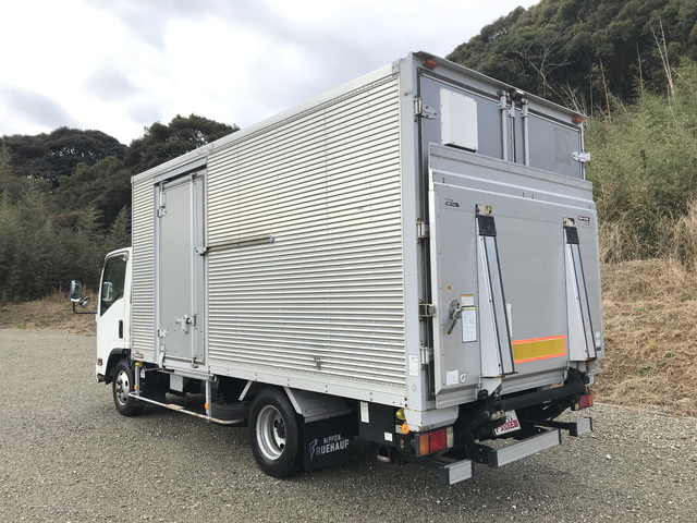 いすゞエルフアルミバン小型（2t・3t）[写真04]