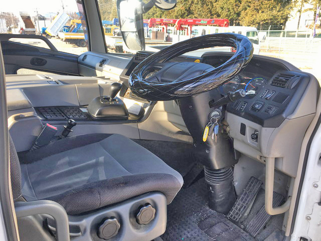 三菱ふそうスーパーグレートトレーラーヘッド（トラクターヘッド）大型（10t）[写真32]