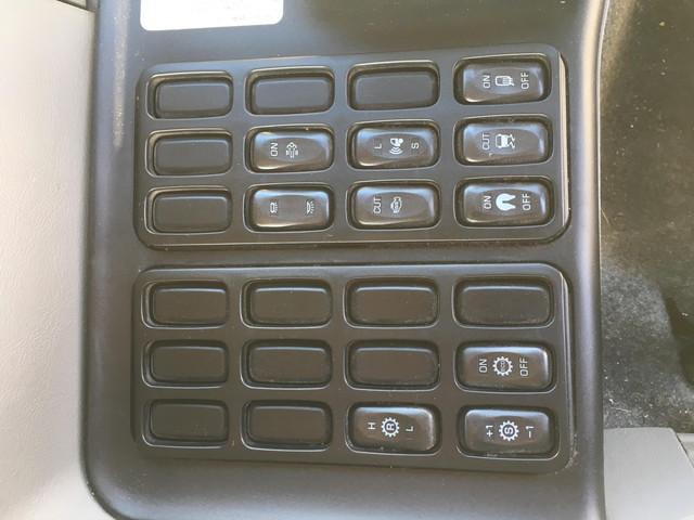 三菱ふそうスーパーグレートトレーラーヘッド（トラクターヘッド）大型（10t）[写真37]