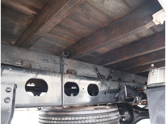 いすゞフォワードユニック4段中型（4t）[写真18]