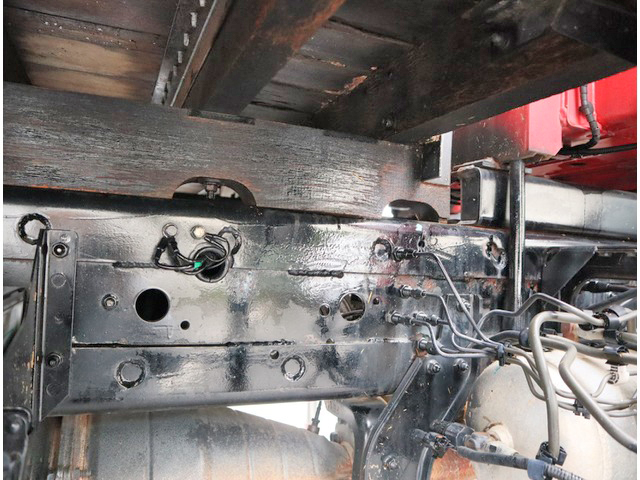 いすゞフォワードユニック4段中型（4t）[写真20]