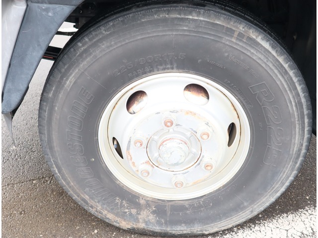 いすゞフォワードユニック4段中型（4t）[写真23]