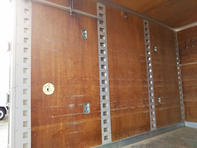 いすゞエルフアルミバン小型（2t・3t）[写真11]