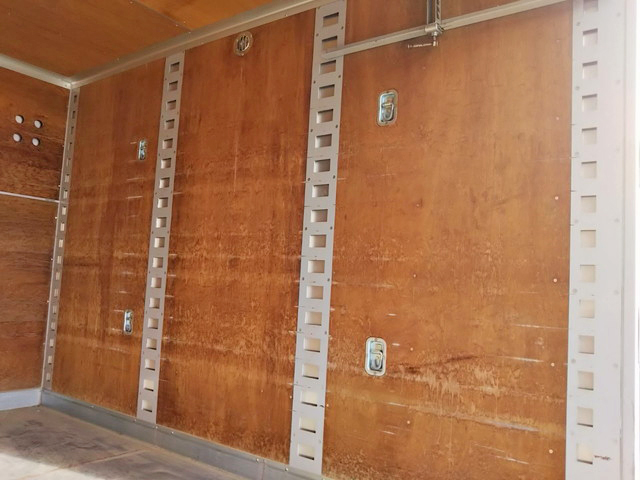 いすゞエルフアルミバン小型（2t・3t）[写真12]