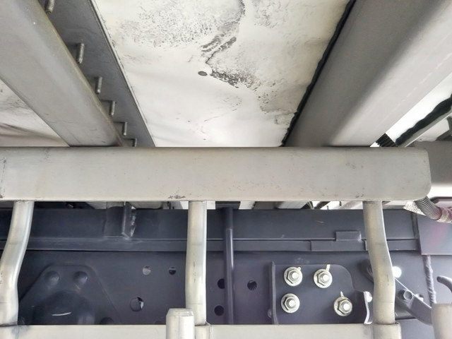 いすゞエルフアルミバン小型（2t・3t）[写真23]