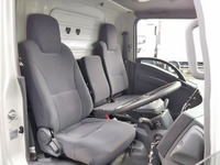 いすゞエルフアルミバン小型（2t・3t）[写真32]