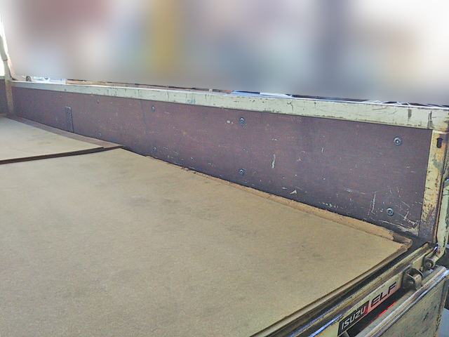 いすゞエルフ平ボディ小型（2t・3t）[写真10]