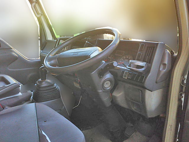 いすゞエルフ平ボディ小型（2t・3t）[写真24]