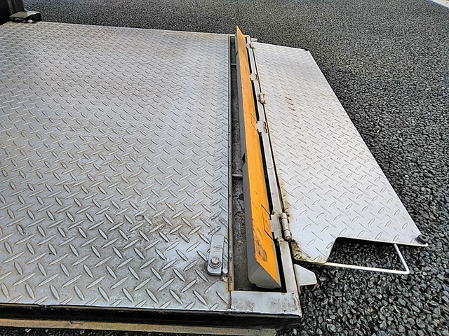 マツダタイタンアルミバン小型（2t・3t）[写真13]