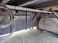 いすゞギガアルミウイング大型（10t）[写真10]