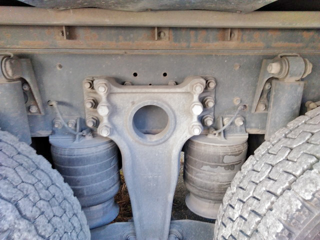 いすゞギガアルミウイング大型（10t）[写真13]