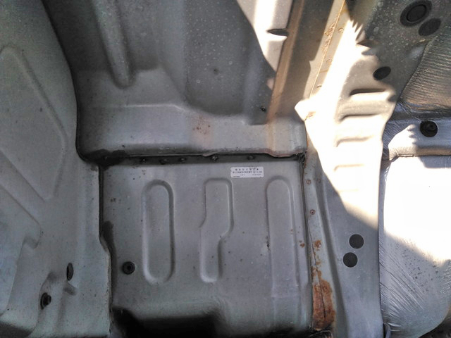 いすゞギガアルミウイング大型（10t）[写真14]