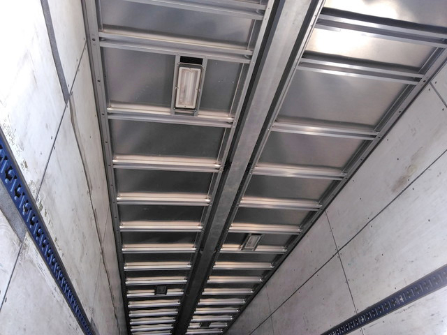 いすゞギガアルミウイング大型（10t）[写真06]