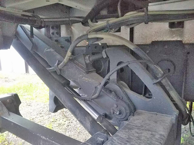 いすゞフォワードアルミウイング増トン（6t・8t）[写真13]