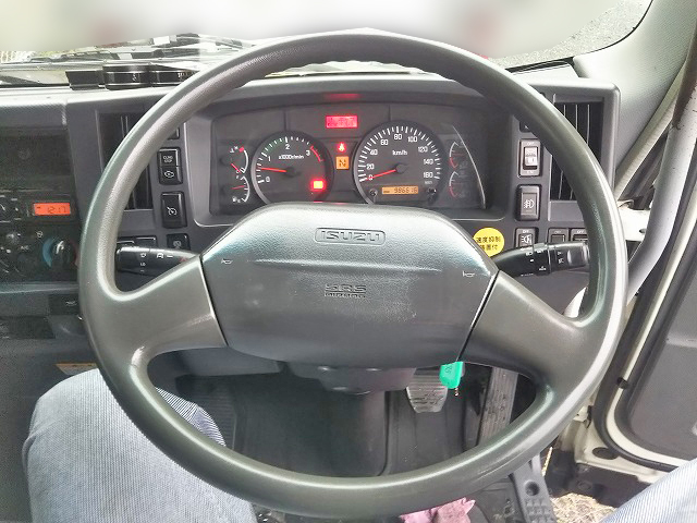 いすゞフォワードアルミウイング増トン（6t・8t）[写真24]