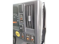 いすゞフォワードアルミウイング増トン（6t・8t）[写真31]