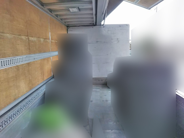 いすゞフォワードアルミウイング増トン（6t・8t）[写真07]