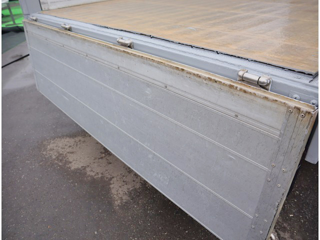 UDトラックスコンドルアルミブロック中型（4t）[写真11]