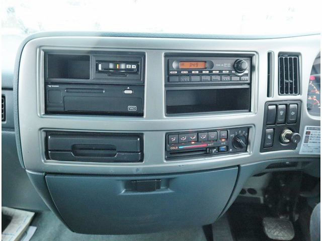 UDトラックスコンドルアルミブロック中型（4t）[写真28]