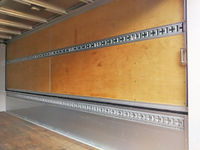 三菱ふそうキャンターアルミウイング小型（2t・3t）[写真14]