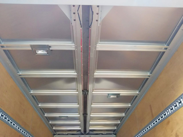 三菱ふそうキャンターアルミウイング小型（2t・3t）[写真15]