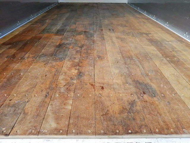 三菱ふそうキャンターアルミウイング小型（2t・3t）[写真16]