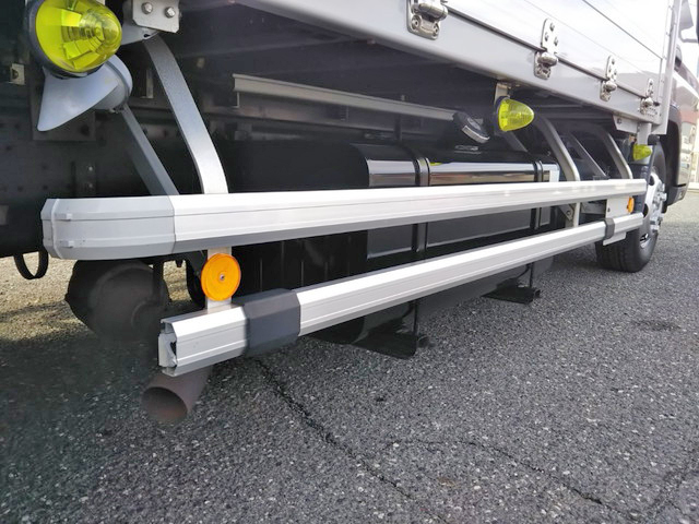 三菱ふそうキャンターアルミウイング小型（2t・3t）[写真19]