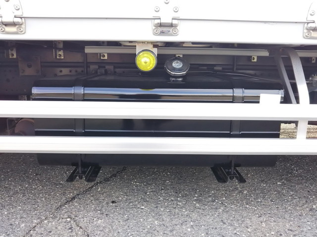 三菱ふそうキャンターアルミウイング小型（2t・3t）[写真20]