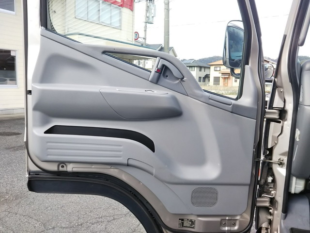 三菱ふそうキャンターアルミウイング小型（2t・3t）[写真30]