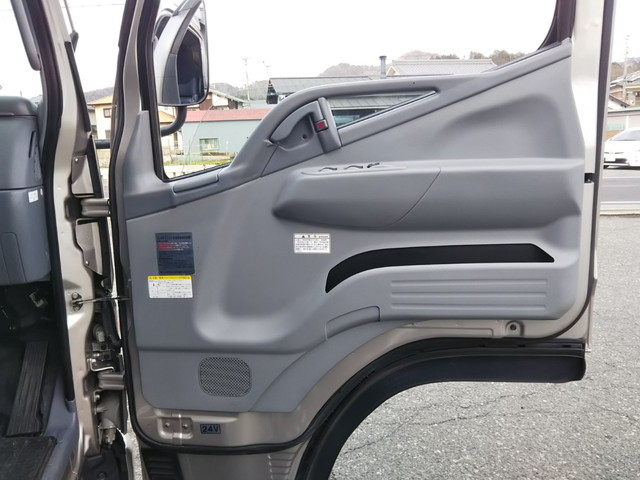 三菱ふそうキャンターアルミウイング小型（2t・3t）[写真31]