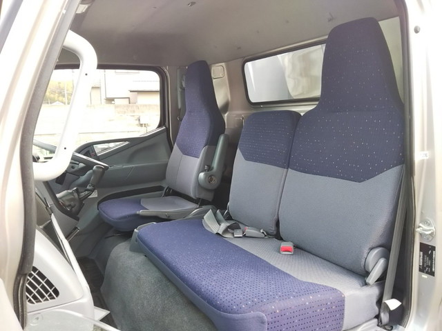 三菱ふそうキャンターアルミウイング小型（2t・3t）[写真32]