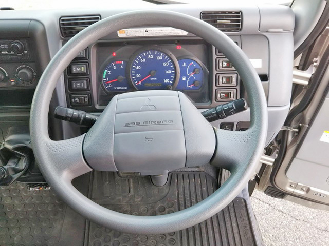 三菱ふそうキャンターアルミウイング小型（2t・3t）[写真36]