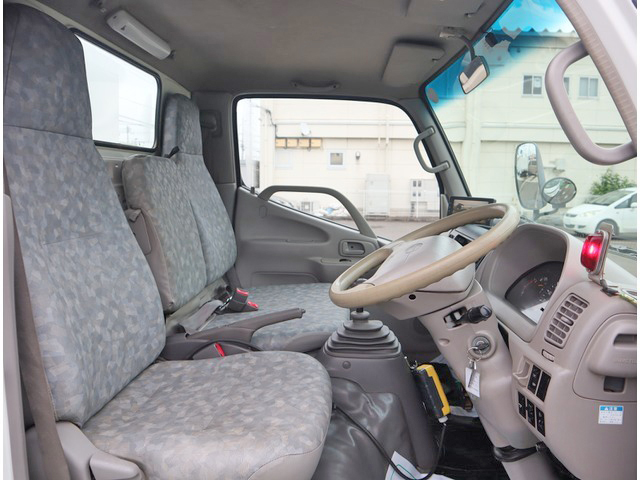 日野デュトロコンテナ専用車小型（2t・3t）[写真32]