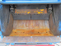 日野デュトロパッカー車（塵芥車）小型（2t・3t）[写真12]