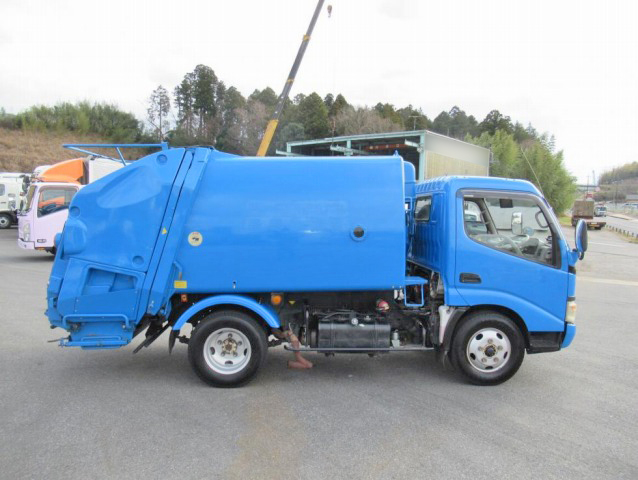 日野デュトロパッカー車（塵芥車）小型（2t・3t）[写真05]