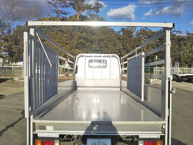 いすゞエルフ家畜運搬車小型（2t・3t）[写真10]