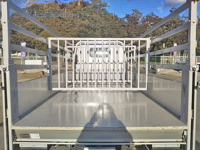 いすゞエルフ家畜運搬車小型（2t・3t）[写真11]