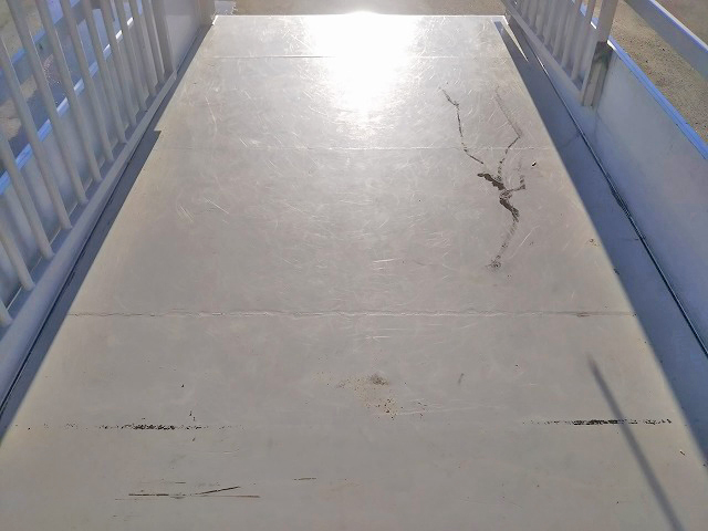 いすゞエルフ家畜運搬車小型（2t・3t）[写真15]