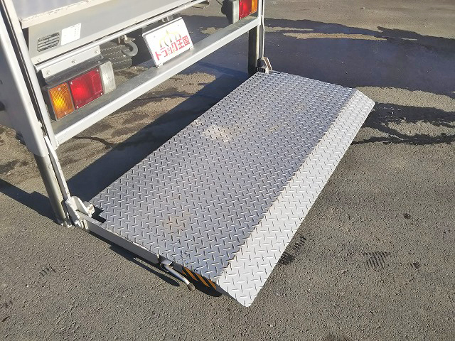 いすゞエルフ家畜運搬車小型（2t・3t）[写真18]