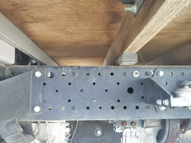 いすゞエルフ家畜運搬車小型（2t・3t）[写真21]